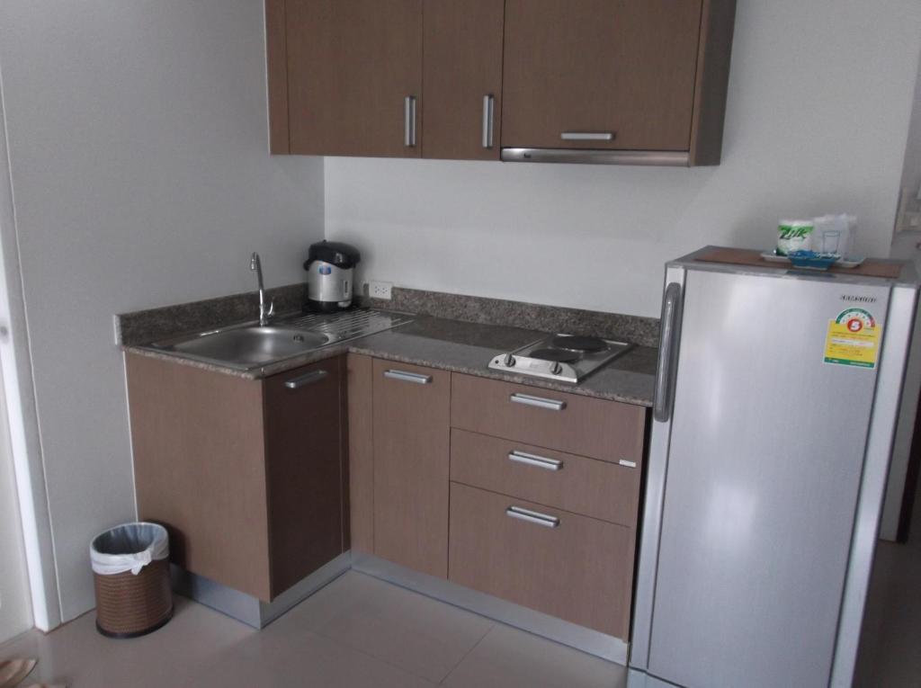 Sasinara Place Service Apartmant Чавенг Экстерьер фото